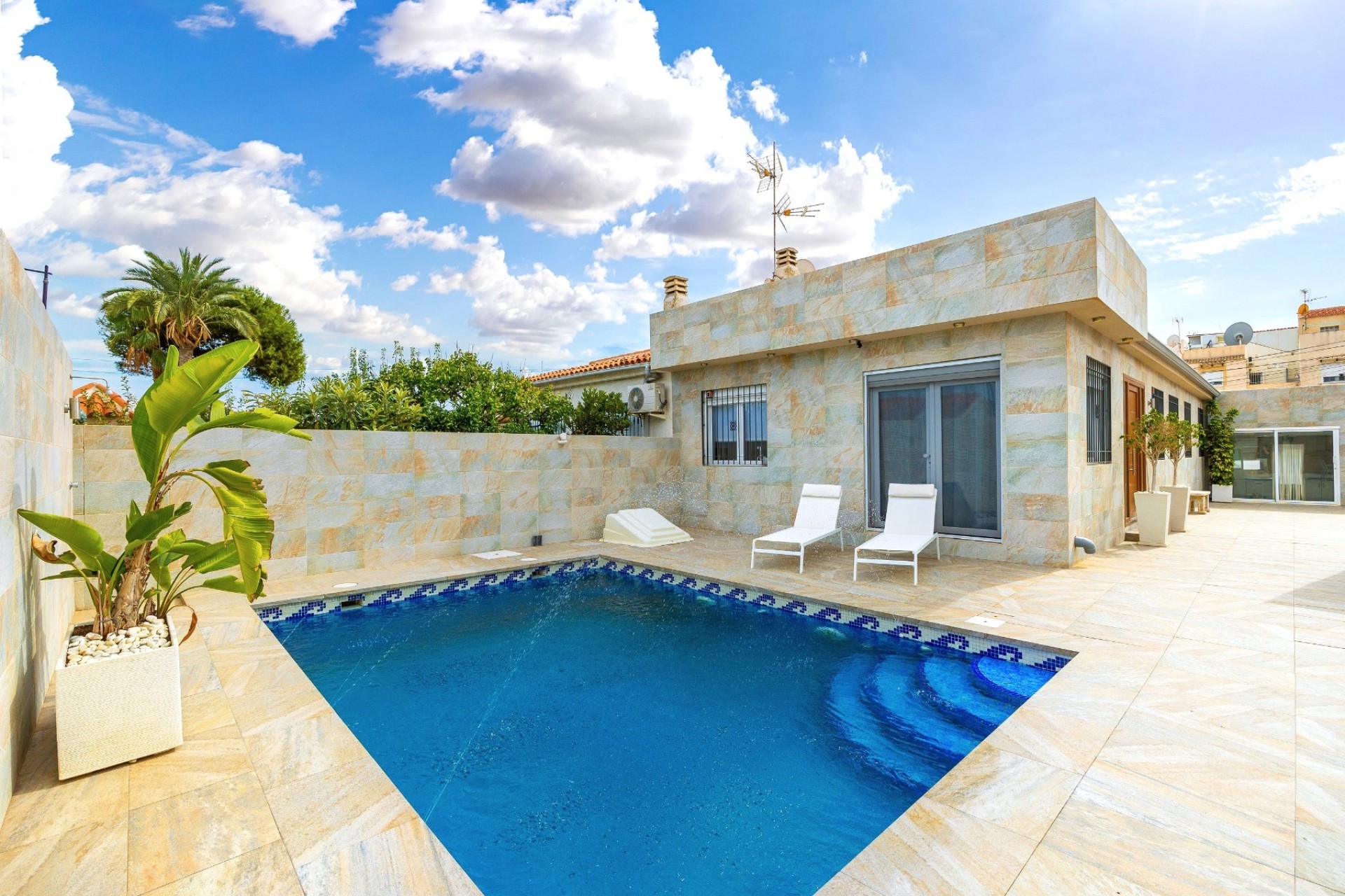 Resale - Villa - Torrevieja - Aguas Nuevas