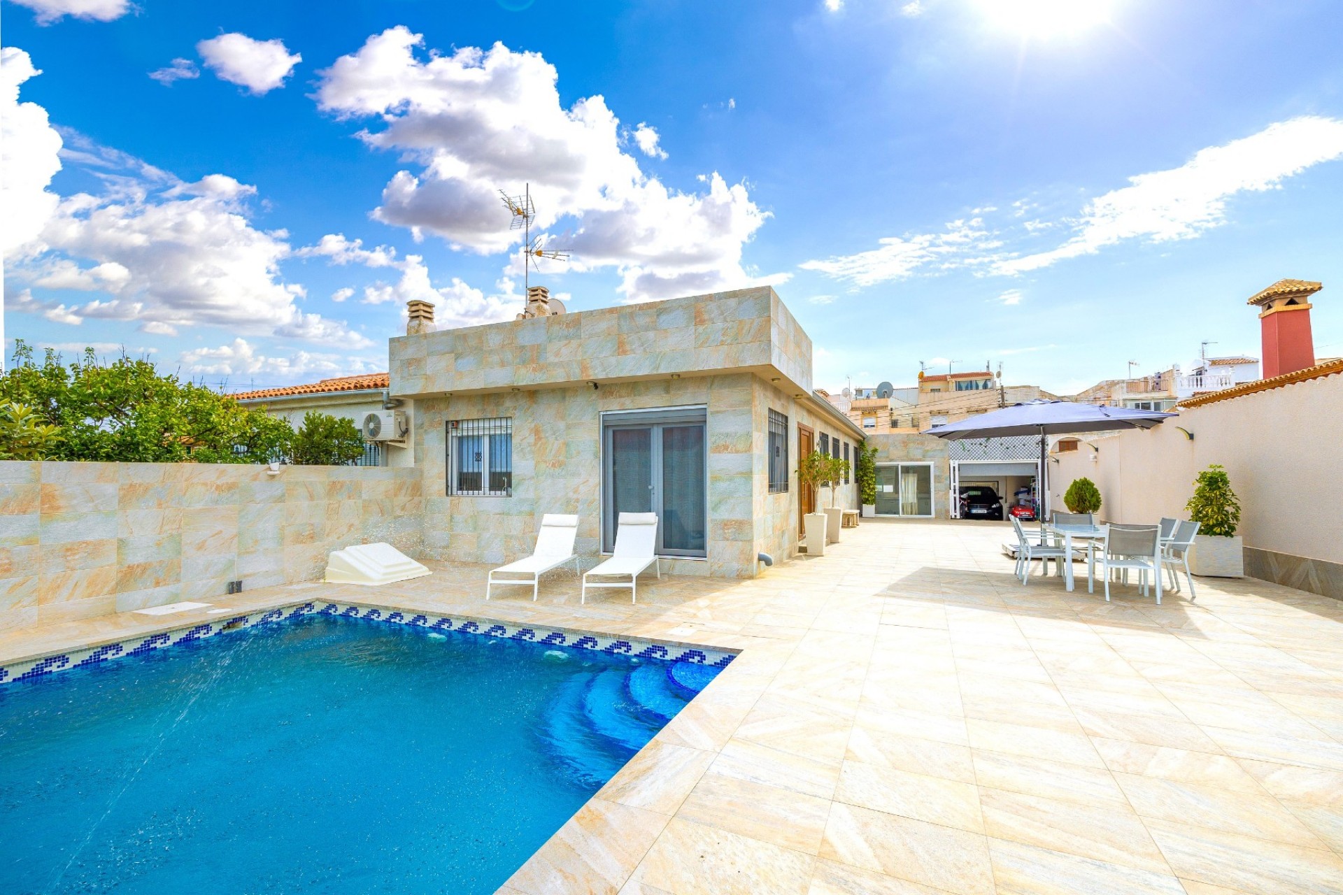 Resale - Villa - Torrevieja - Aguas Nuevas