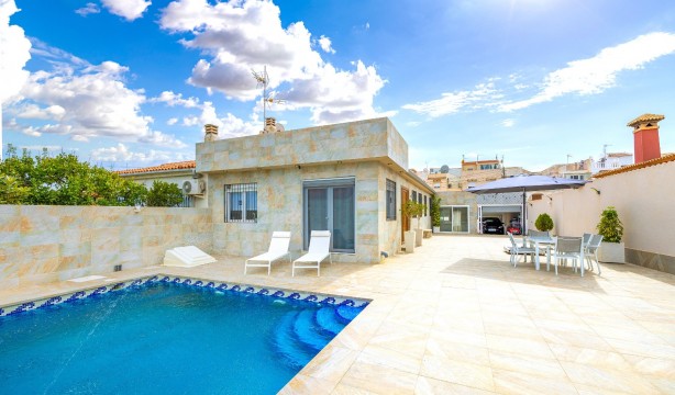 Villa - Wiederverkauf - Torrevieja - Aguas Nuevas