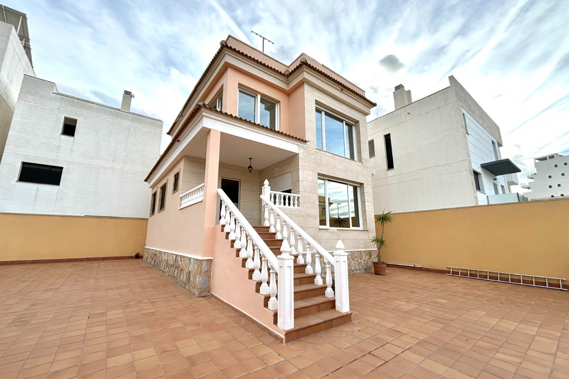 Wiederverkauf - Freistehendes Haus - Orihuela Costa - Villamartín