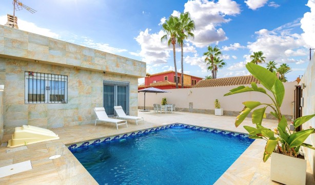 Resale - Villa - Torrevieja - Aguas Nuevas