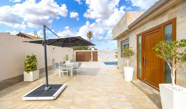 Wiederverkauf - Villa - Torrevieja - Aguas Nuevas