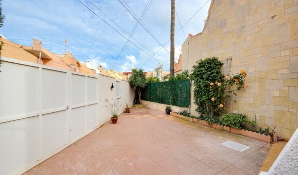 Reventa - Adosado - Torrevieja - Aguas Nuevas