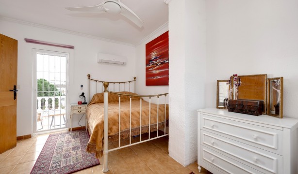 Reventa - Adosado - Torrevieja - Aguas Nuevas