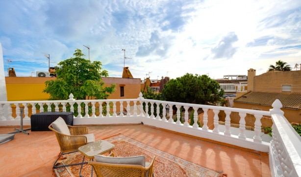 Reventa - Adosado - Torrevieja - Aguas Nuevas