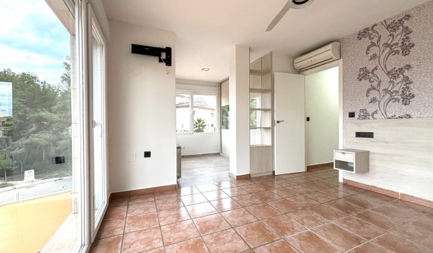 Resale - Detached house - Orihuela Costa - Villamartín