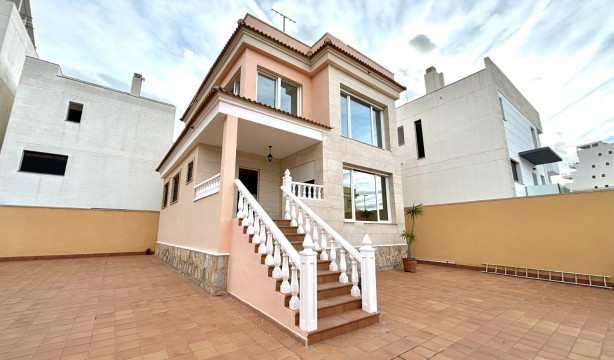 Resale - Detached house - Orihuela Costa - Villamartín